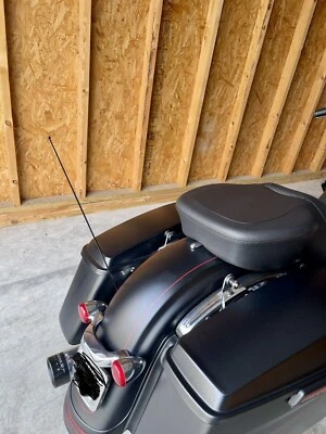 Mástil de antena AM/FM/XM/CB Black Whip de 21 pulgadas radio de alimentación para Harley-Davidson nuevo Foto 1 de 4