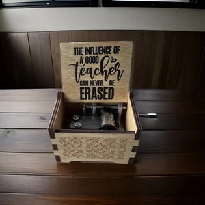 La influencia de un buen maestro nunca se puede borrar"" caja de música de madera hecha a mano - Imagen 1 de 2