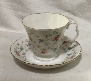 Vintage ROYAL KENT Bone China Porcelain Tea Cup & Saucer Petitte Roses Gold Trim - Picture 1 of 5