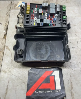 2006 ENVOY TRAILBLAZER RAINIER 4.2L Engine Fuse Relay Box Circuit Block Assembly - Image 1 of 4