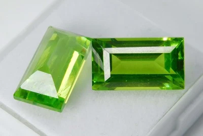 Par de piedras preciosas sueltas certificadas certificadas corte baguette verde peridoto natural de 19,52 quilates Foto 1 de 4