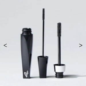 YOUNIQUE MOODSTRUCK EPIC TWISTED MASCARA BLACK - Picture 1 of 1