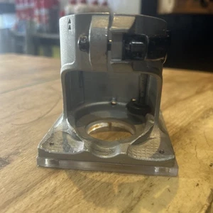 Placa base router Bosch GKF600 2609110307 2610008124 - Imagen 1 de 19