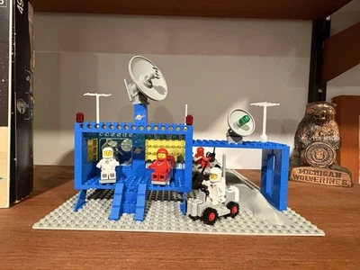 LEGO Space: Space Command Center (Craterplate version) 493-3 RARE and COMPLETE - Image 1 of 4