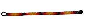 Handgefertigtes Huichol Perlenarmband 6,5" Kunstwerk Nayarit schwarz rot gelb orange - Bild 1 von 5