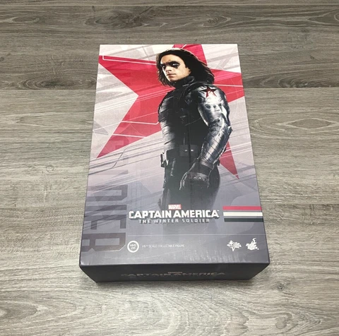 Hot Toys Captain America Winter Soldier Bucky 1/6th Scale MMS241 MINT Used READ Cover