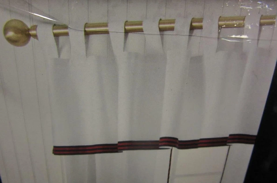American Living Bay Harbor Window Curtain Valance Red White Blue 84" x 17" - Image 1 of 3