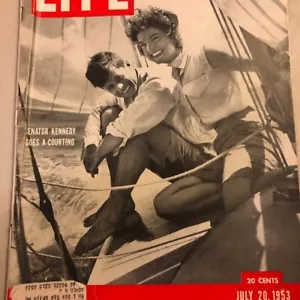Life Magazine 20. Juli 1953 Ausgabe Senator Kennedy Courts Jackie - Bild 1 von 12