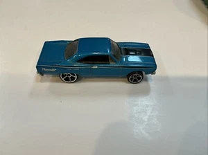 2009 Hot Wheels #79 Muscle Mania 3/10 '70 PLYMOUTH ROAD RUNNER Blue Variant - Picture 1 of 3