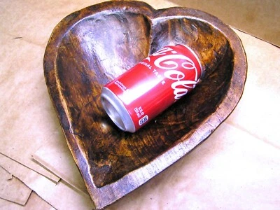 Large Wooden Heart shaped bread bowl 2996 - Image 1 of 4