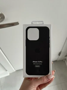 Coque silicone Apple iPhone 15 Pro avec MagSafe + protection écran - Noir - Photo 1 sur 3