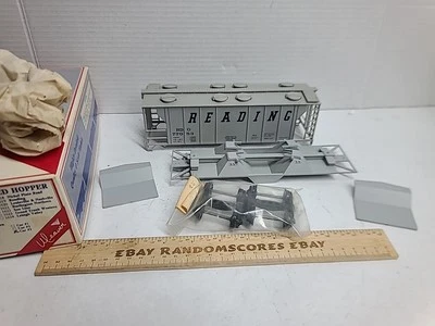 Weaver O Gauge 1619 Reading Ps-2 34' Covered 2-Bay Hopper Kit - Image 1 of 4