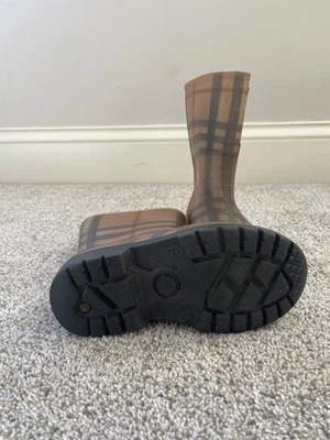 Burberry rain boots girl - Image 1 of 4