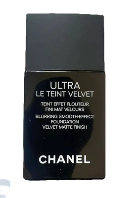 Chanel Ultra Le Teint Velvet BR22 Ultra-light Velvet Matt Blur Spf 15 Foundation - Image 1 of 4