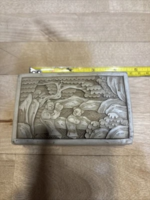 Caja esmaltada tallada a mano del siglo XIX en muy buen estado Foto 1 de 4