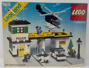 Lego #588 Police Headquarters Town Classic 1979 - Picture 1 of 12