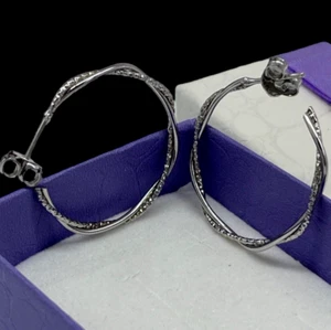 ORECCHINI CERCHI INTRECCIATI SATINATI ARGENTO 925 MADE IN ITA FEMMINILI ELEGANTI - Foto 1 di 10
