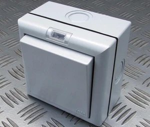 OUTDOOR SWITCH 2 WAY 1 GANG WEATHERPROOF IP66 WITH NEON STORM PROOF PATIO SHED - Picture 1 of 2