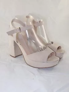 Primark Scarpe Donna Avorio Pelle Decollete Peep Toe Tacco 10 Taglia Uk 6 Eu 39 - Imagen 1 de 10