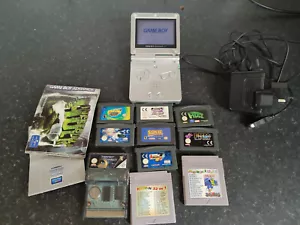 GameBoy Advanced SP Bundle mit Spielen und Ladegerät - Bild 1 von 5