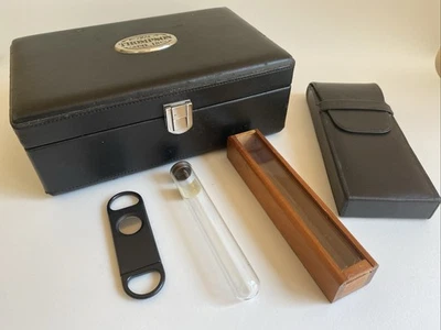 Portable Leather Cigar Case Humidor, Leather 3-Pocket Case, Cutter, 2-Holders - Image 1 of 4