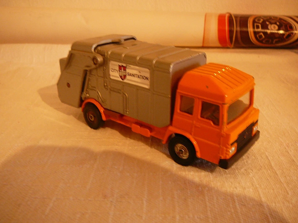 Modellauto Englischer Müll-LKW "City Sanitation" Corgi Revopak Refuse Collector - Bild 1 von 1