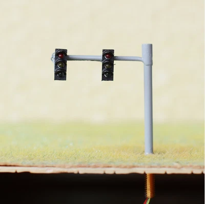 4 x N scale traffic light signal crossing walk model railroad LED pedestrian #B - Image 1 of 4