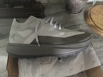 Zapatos Arc'teryx SYLAN M para Hombres Talla 11 HUMO/TIBURÓN Trail Running Goretex Zapatos Foto 1 de 4