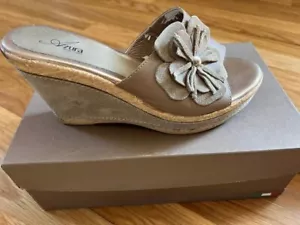 Azura, made in Italy wedge sandals, size 7.5, cool, hip design, new with box - Picture 1 of 3