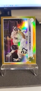 2022 Topps #121 New York Yankees Gold Foil Aaron Judge - Picture 1 of 2