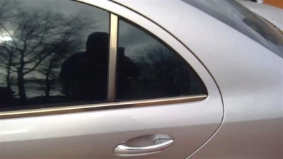 Vidrio de ventilación de puerta trasera del conductor tipo 211 sedán para 03-09 Mercedes Benz E320 OEM Foto 1 de 4