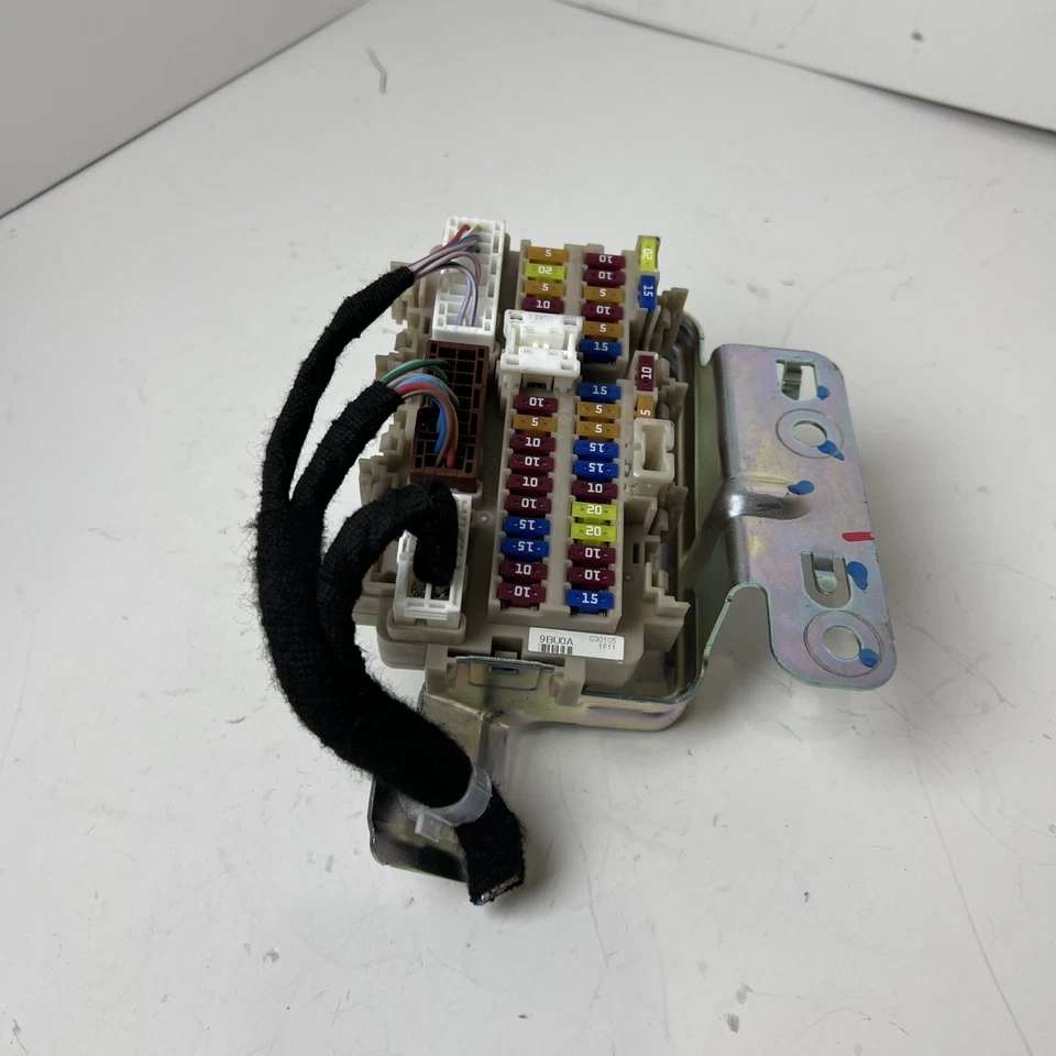 Nissan Frontier 2022 tablero cabina fusibles caja bloque de conexiones OEM  Foto 1 de 4