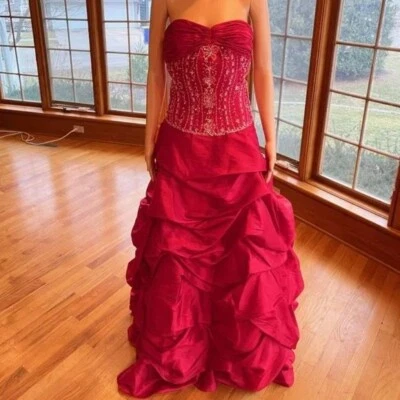 *Vestido de novia Mary's rojo con cuentas de tafetán sin tirantes reunido talla 16 Foto 1 de 4