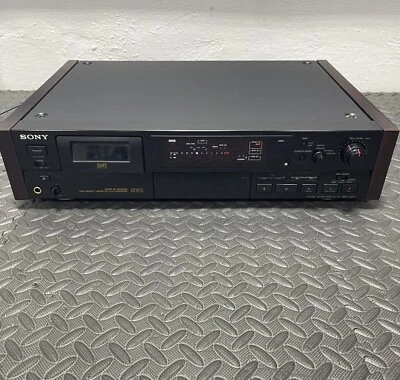 Sony DTC-60ES DAT Recorder - Bild 1 von 4
