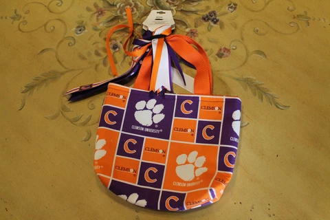 BELLA GRACE  BOWS AND ACCESSORIES CLEMSON BAG Cover