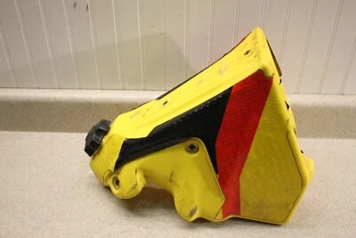Пластиковый желтый топливный бак бензобак 2003 Suzuki RM250 8236 - Изображение 1 из 4