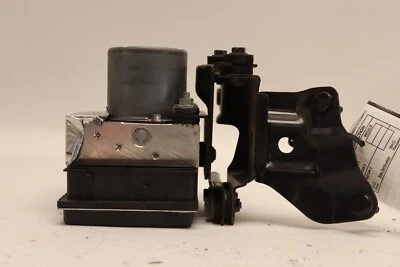 Nissan 370Z 2010 tracción trasera A/T potencia antibloqueo ABS bomba de freno OEM Foto 1 de 4