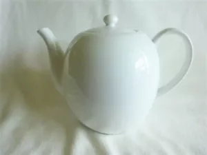 Vintage Arzberg Bavaria Germany 4-6 Cup White Porcelain Porzellan Teapot w/Lid - Picture 1 of 9