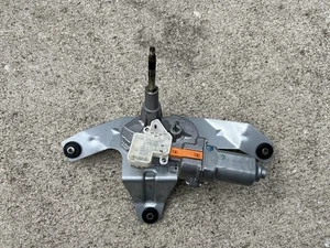 Motor limpiaparabrisas trasero genuino OEM usado para modelos GMC Terrain 2010-2017 - Imagen 1 de 5