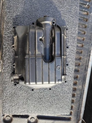 Cacerola de aceite Honda VTR 1000F Super Hawk.  Buen estado. MBB 418 ¡Envío Gratis! Foto 1 de 4