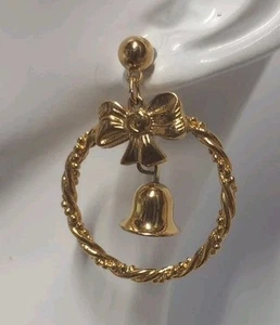 Vintage Avon 1992 Christmas Jingle Bell Hoop Gold Tone Pierced Earrings - Picture 1 of 2