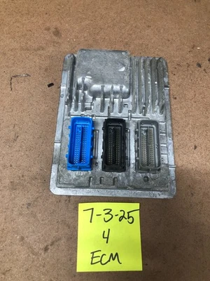 Блок управления компьютером двигателя ECM 2,0 л 2018-19 Cadillac ATS 12686915 E80 - Изображение 1 из 4