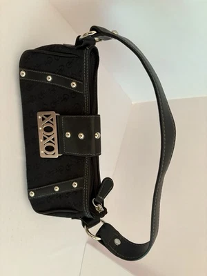 Xoxo small black hand back with texture details - Image 1 of 4