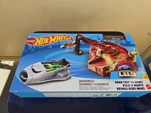 Hot Wheels City Road Trip To Mars Play Set New In Box Track Builder - Picture 1 of 3