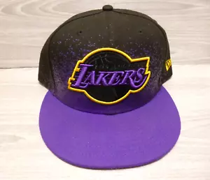Gorra de baloncesto Los Angeles Lakers - ala negra/púrpura 7 5/8"" ajustada nueva era - Imagen 1 de 5