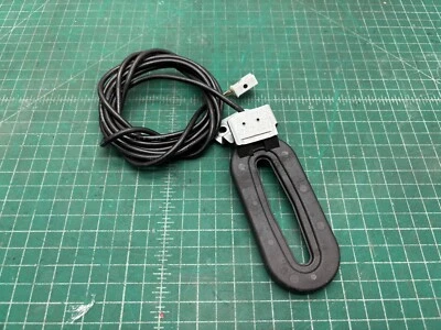 03-06 MERCEDES-BENZ R230 SL500 REAR RIGHT KEYLESS GO ENTRY ANTENNA OEM - Image 1 of 4