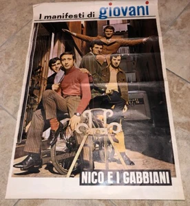 I MANIFESTI DI GIOVANI NICO E I GABBIANI FIORENTINA LOCANDINA POSTER 73X49 - Foto 1 di 2