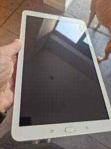 Samsung Galaxy Tab E White 8GB 1.5GB RAM Wi-Fi 9.6" Android Tablet - SM-T560 