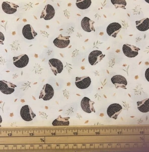 Fat Quarter Woodland Wildlife Animals Hedgehogs On Cream 100% Cotton Fabric - Picture 1 of 1