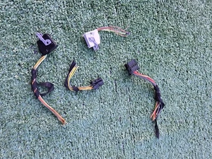 04-08 Crossfire OEM Central Locking Vacuum Pump Wire Connectors Mercedes SLK230 - Picture 1 of 3